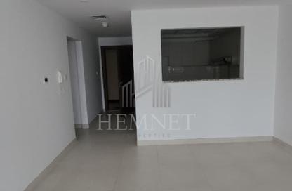 Apartment - 2 - 3 for rent in Al Waleed Garden 1 - Al Waleed Garden - Al Jaddaf - Dubai Apartment - 2 - 3 for rent in Al Waleed Garden 1 - Al Waleed Garden - Al Jaddaf - Dubai