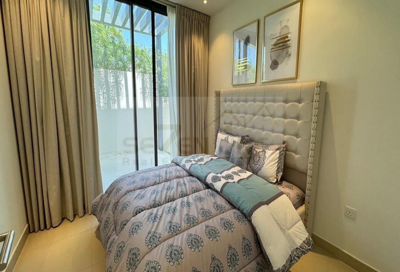 Fully Furnished| Prime Location | Corner Unit photo 6
