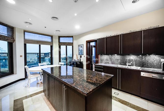 Dual Aspect Penthouse · Sea Views · Vacant — photo 2