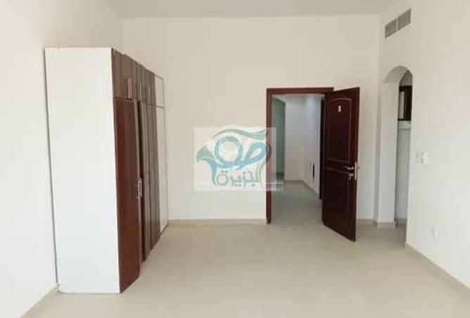 54384669 - صورة العقار 2