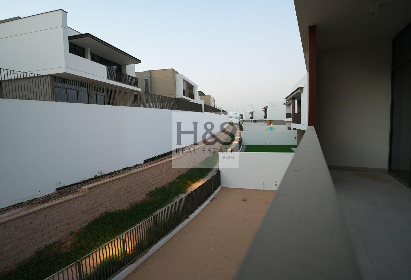 Type B Villa | 5BR + Maid | Single Row | Vastu photo 17