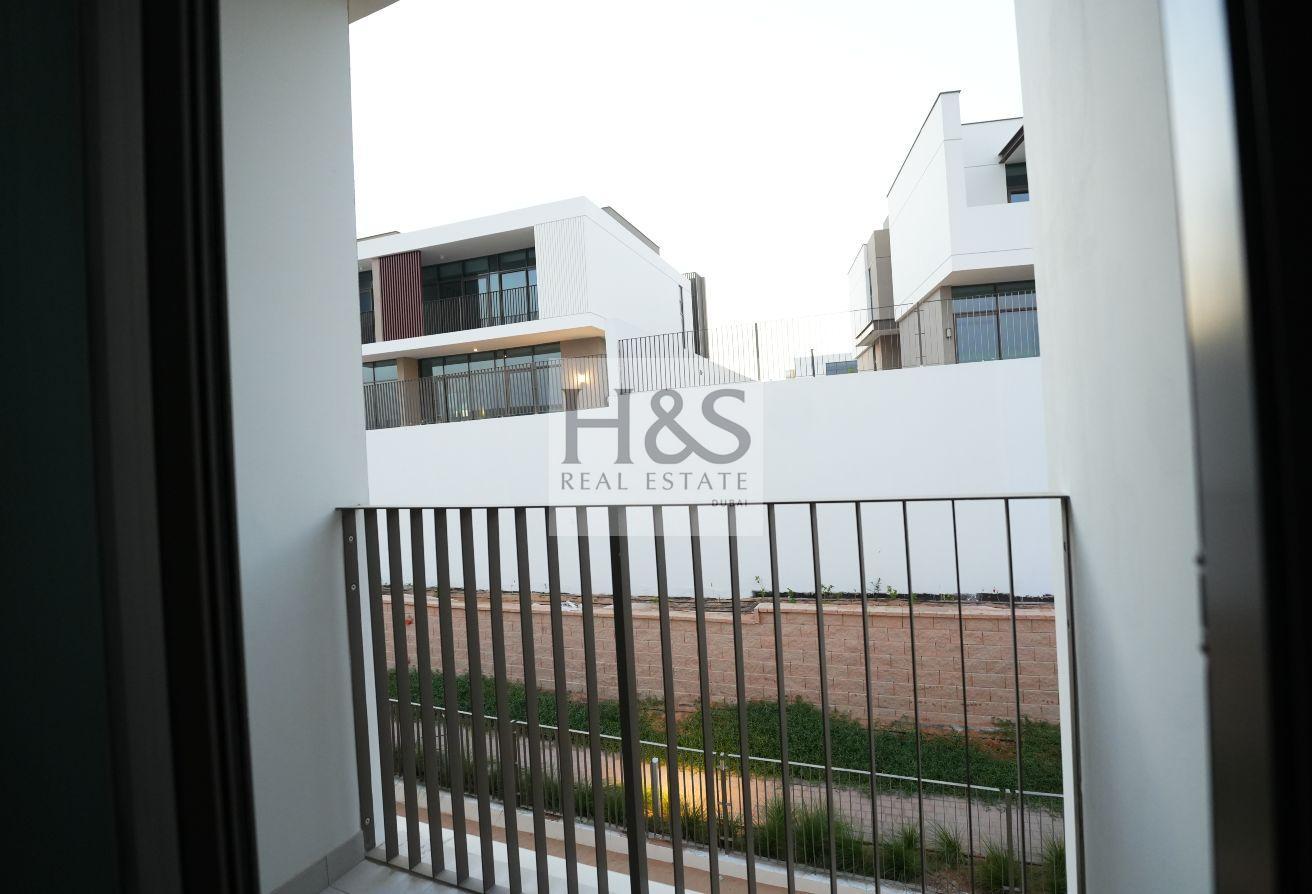 Type B Villa | 5BR + Maid | Single Row | Vastu photo 16