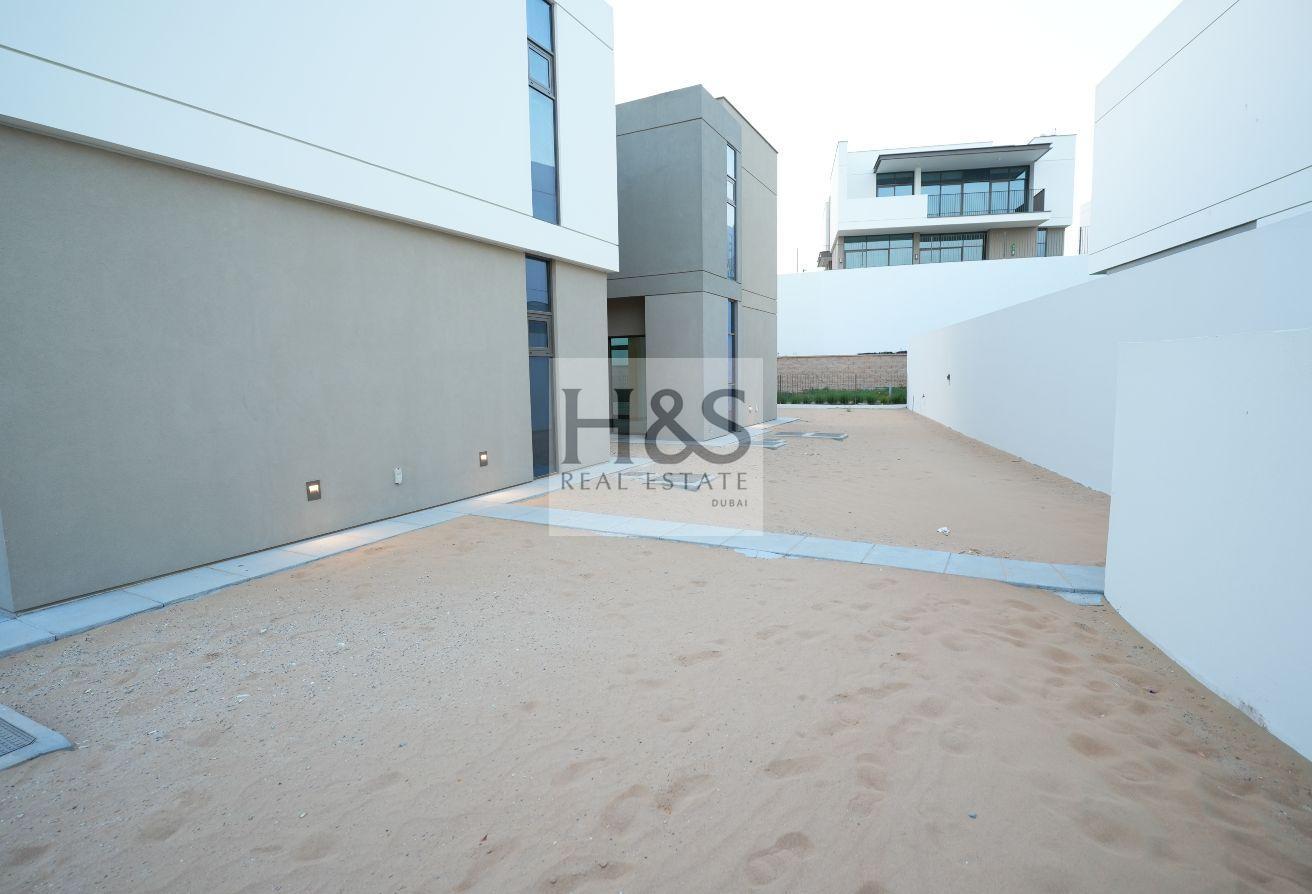 Type B Villa | 5BR + Maid | Single Row | Vastu photo 14
