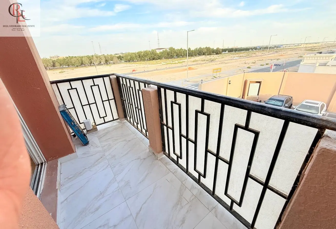 163721103 - Property Main Image