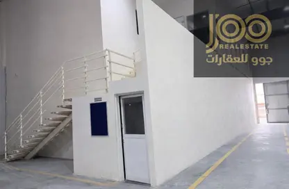 Warehouse - Studio - 2 Bathrooms for rent in Umm Al Thuoob - Umm Al Quwain