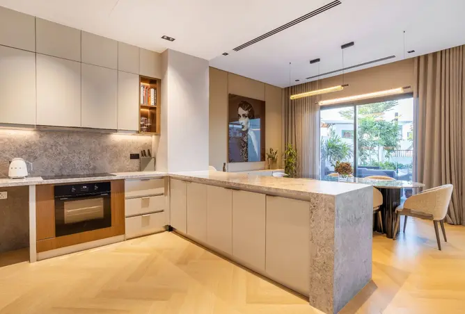 72304722 - Property Image 2
