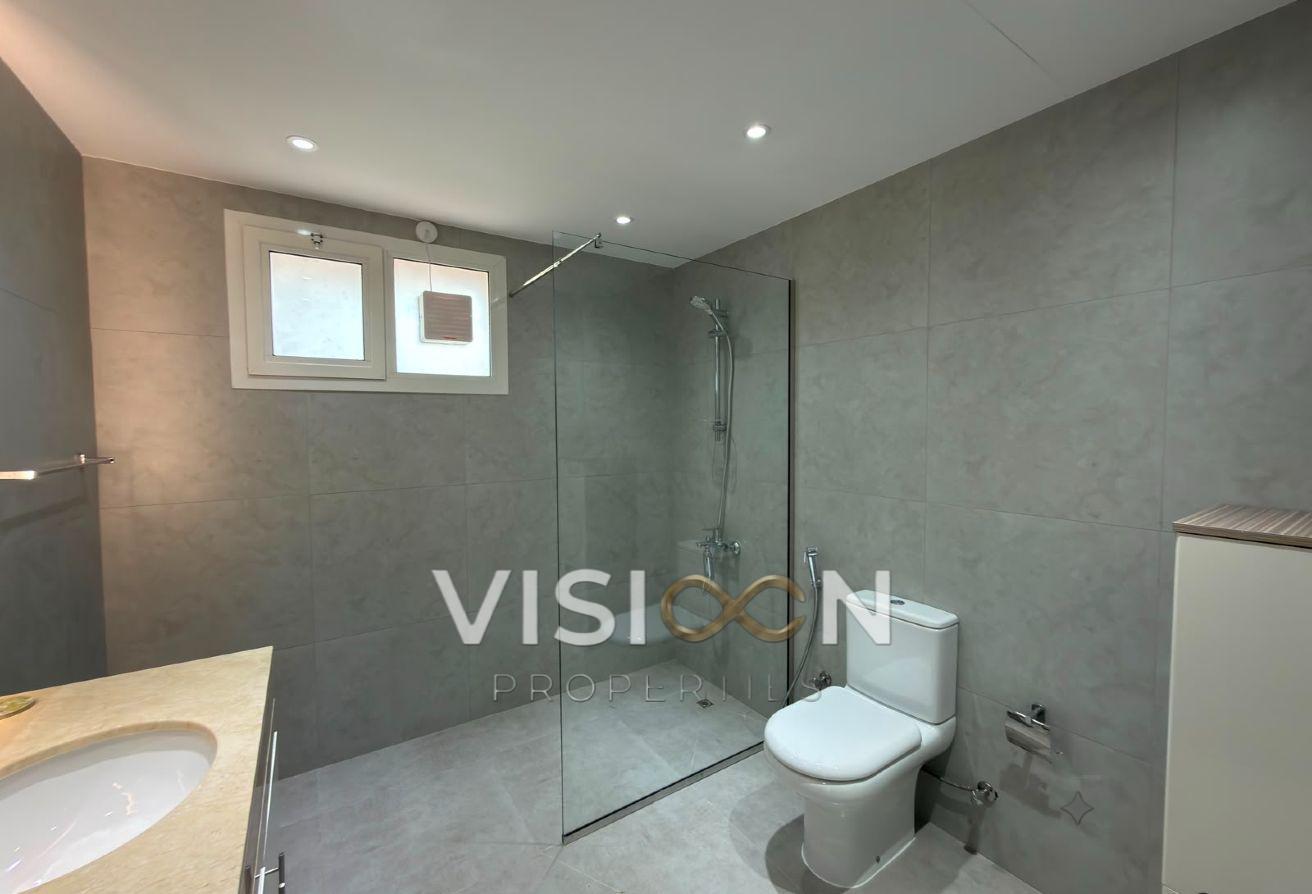 4BR Villa with Private Garden | burj khalifa view photo 12