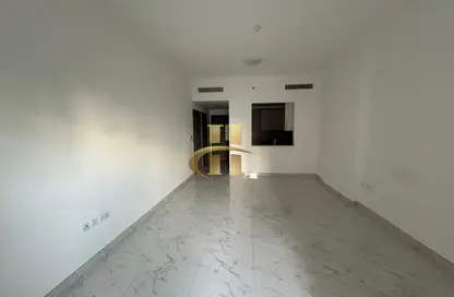 شقة - غرفة نوم - 2 حمامات للايجار في AAA سكن - الضاحية 13 - قرية جميرا الدائرية - دبي