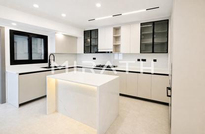 Villa - 4 - 5 for rent in Jumeirah 1 Villas - Jumeirah 1 - Jumeirah - Dubai