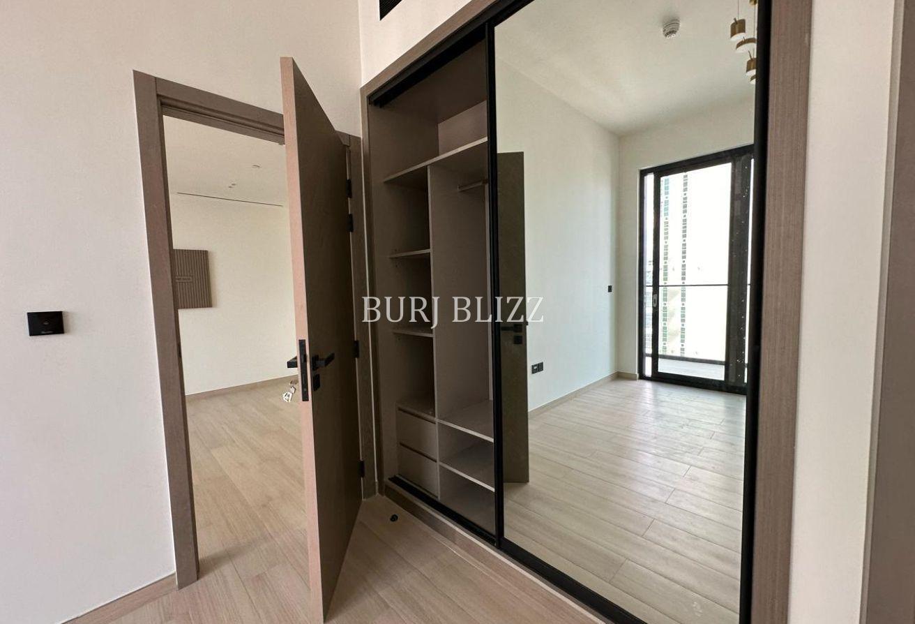 Contemporary 1BR | Smart Home Feature | Vacant photo 4