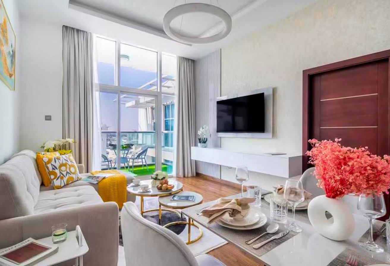 Luxury 1BD | Spacious Layout | Middle Floor