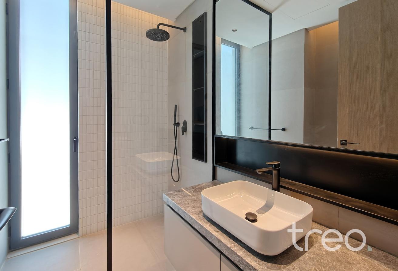 Single Row | Vacant Now | Modern | Spacious photo 22
