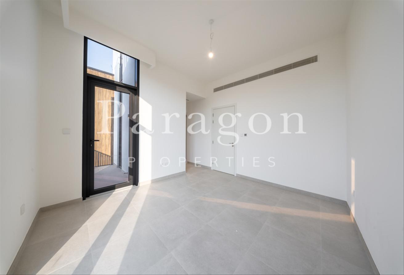 Corner Unit | On The Park | Large Plot photo 29