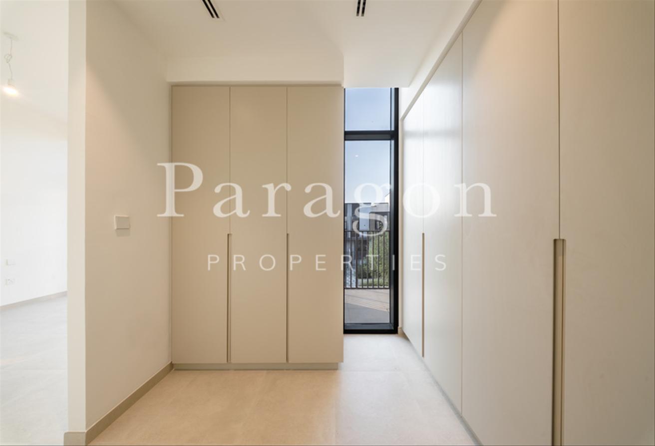 Corner Unit | On The Park | Large Plot photo 19
