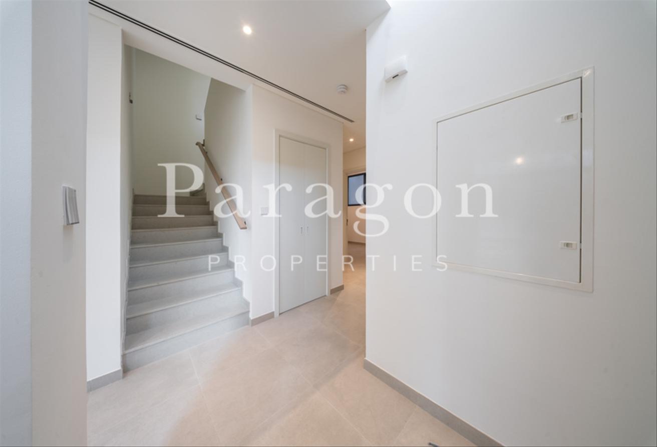Corner Unit | On The Park | Large Plot photo 10