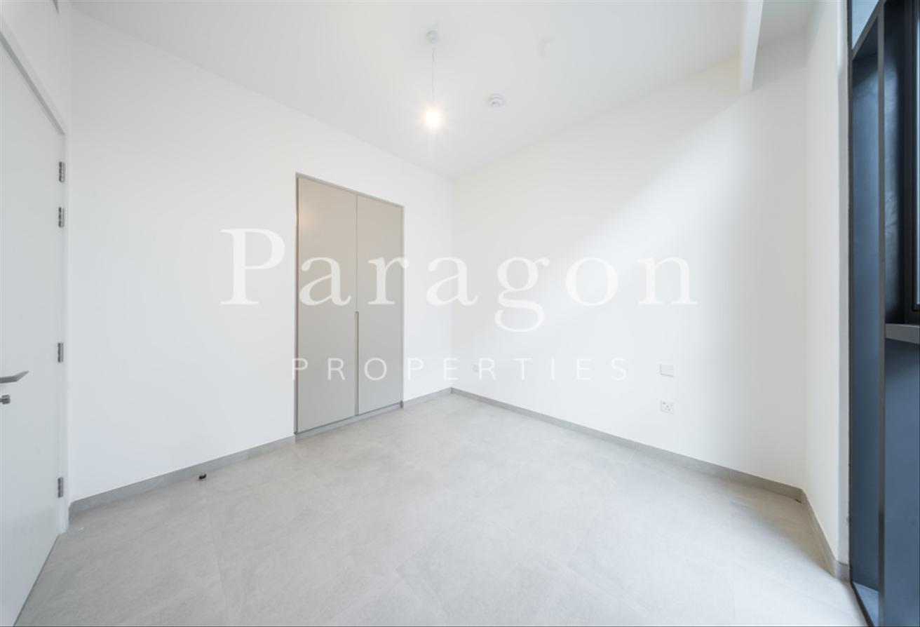 Corner Unit | On The Park | Large Plot photo 15