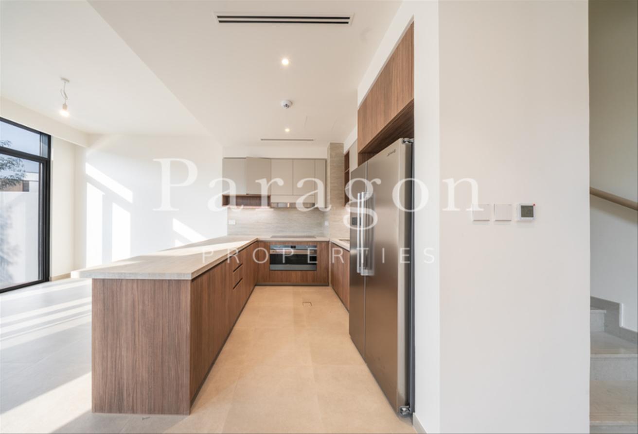 Corner Unit | On The Park | Large Plot photo 7