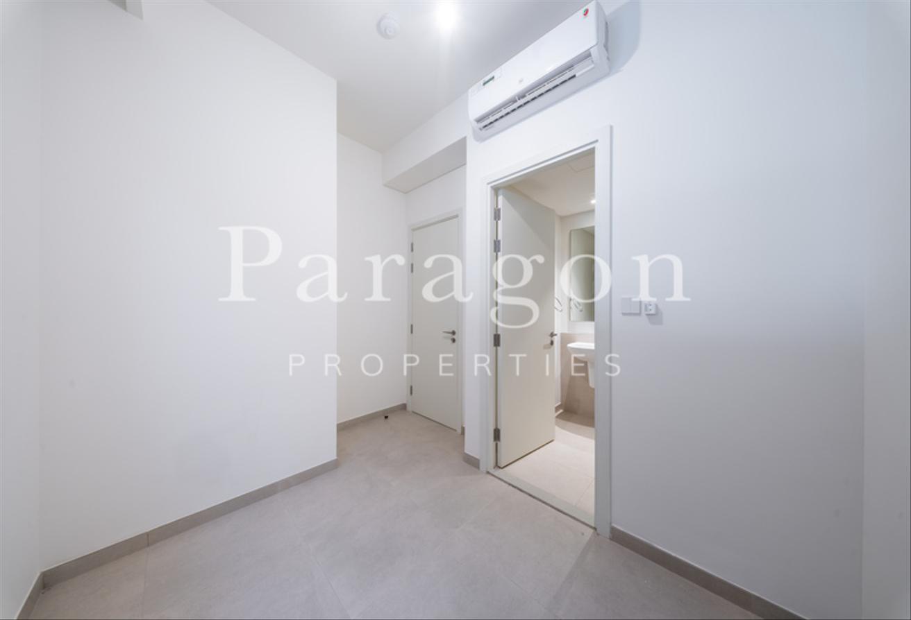 Corner Unit | On The Park | Large Plot photo 12