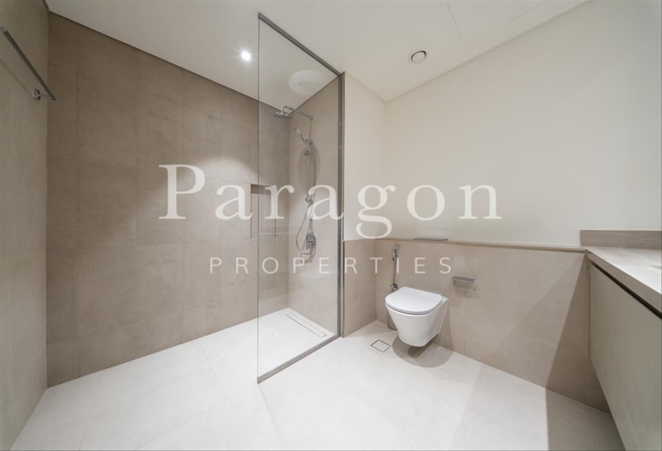 Corner Unit | On The Park | Large Plot photo 27
