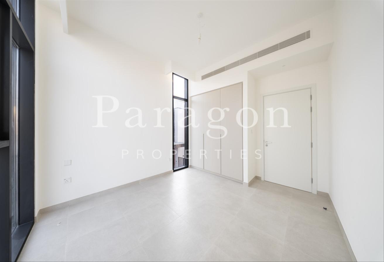 Corner Unit | On The Park | Large Plot photo 22