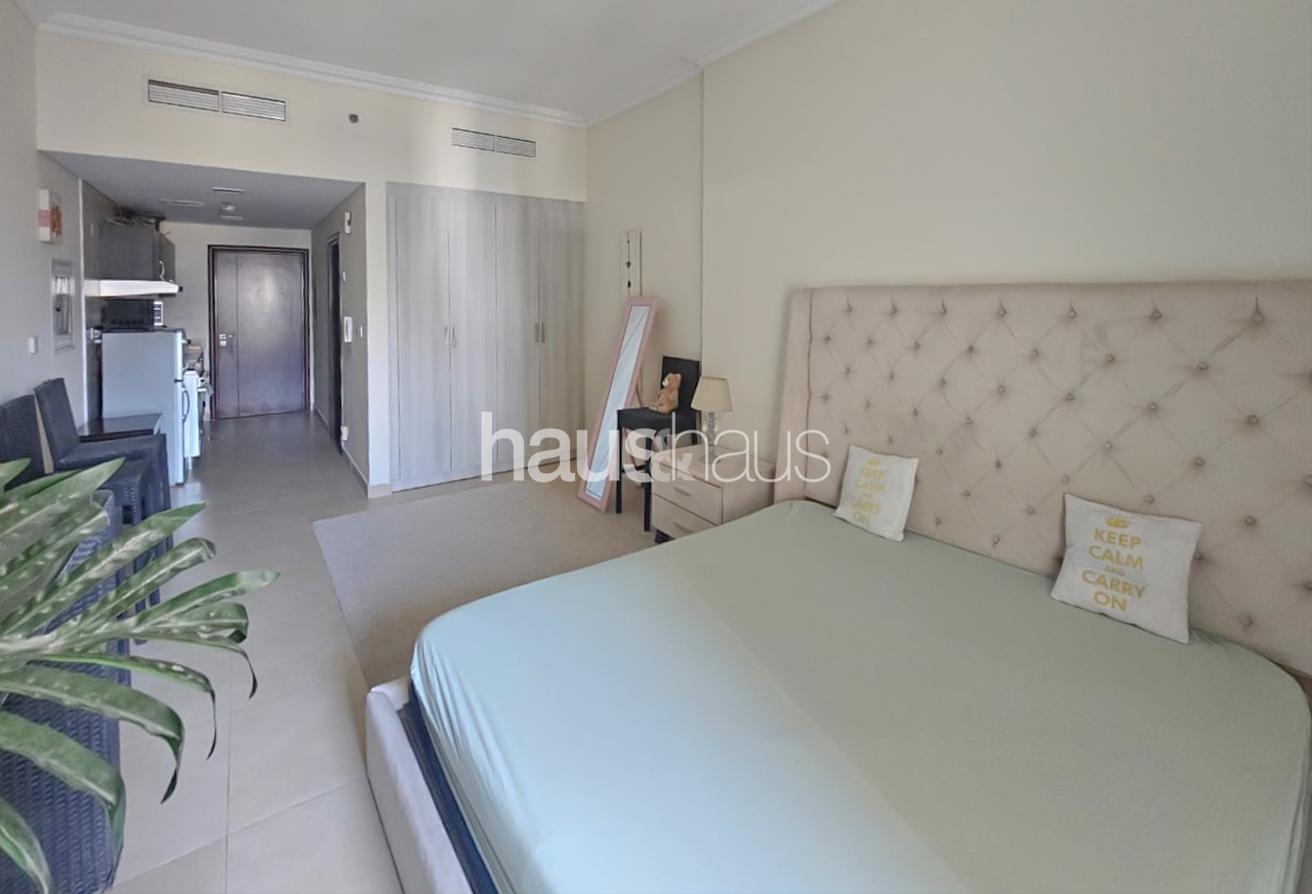 Hot Offer! | Modern Furnished | Prime Location photo 5