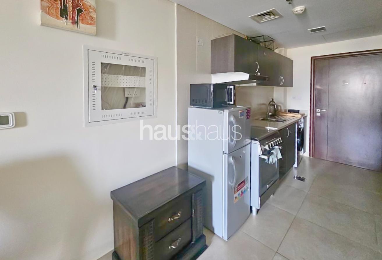 Hot Offer! | Modern Furnished | Prime Location photo 11
