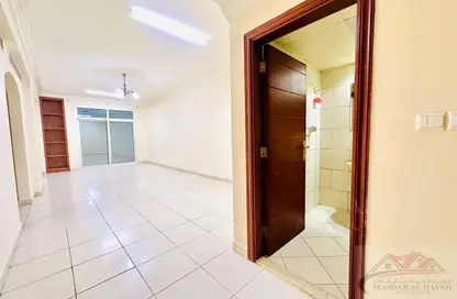 Apartment - 1 Bedroom - 2 Bathrooms for rent in Muwailih Building - Muwaileh - Sharjah