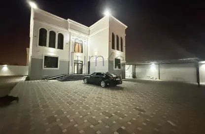Villa - 5 Bedrooms - 6 Bathrooms for rent in Al Warqa'a 4 - Al Warqa'a - Dubai