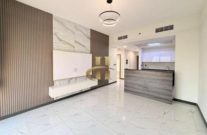 Apartment - 2 Bedrooms - 2 Bathrooms for rent in Rukan Tower A - Rukan Tower - Rukan - Dubai