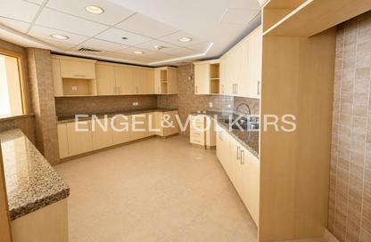Apartment - 3 - 4 for rent in Al Haseer - Shoreline Apartments - Palm Jumeirah - Dubai