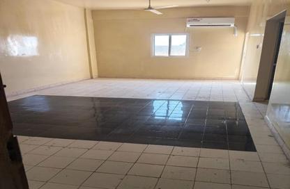 سكن عمال - استوديو - 8 حمامات للايجار في الجرف الصناعية 2 - الجرف الصناعية - عجمان