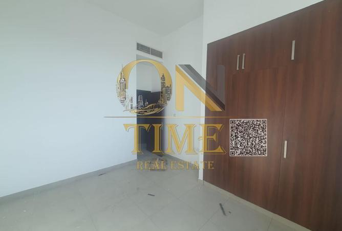 73877787 - Property Image 3