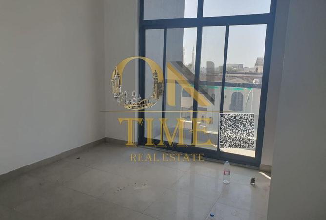 73877787 - Property Image 2