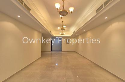 Apartment - 2 - 3 for rent in Al Menhali Building - Oud Metha - Bur Dubai - Dubai