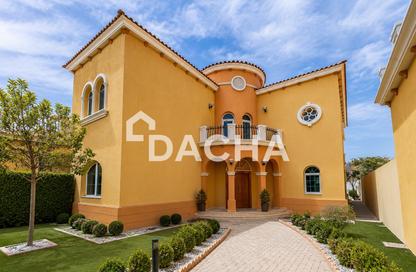 Villa - 5 Bedrooms - 5 Bathrooms for rent in District 2 - Jumeirah Park - Dubai