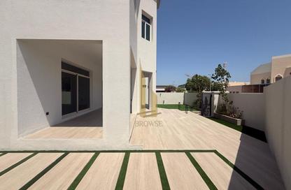 Villa - 4 Bedrooms - 4 Bathrooms for rent in Jumeirah 3 Villas - Jumeirah 3 - Jumeirah - Dubai