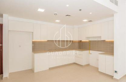 Bulk Rent Unit - Studio - 2 Bathrooms for rent in Zahra Apartments 2B - Zahra Apartments 2 - Zahra Apartments - Town Square - Dubai