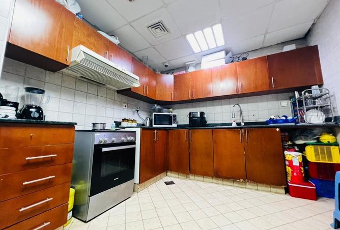Fully Furnished| 2 bed + store| Ready to move photo 3