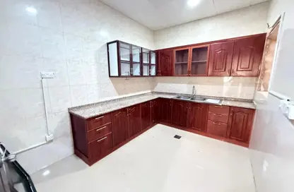 شقة - 2 غرف نوم - 2 حمامات للايجار في مركز محمد بن زايد - مدينة محمد بن زايد - أبوظبي