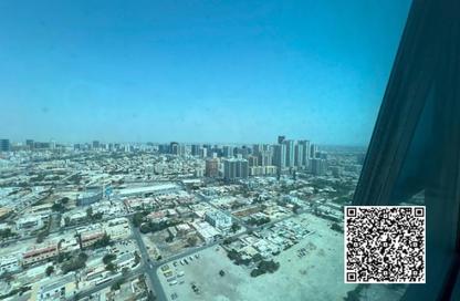 شقة - 2 غرف نوم - 2 حمامات للايجار في برج الكورنيش - طريق كورنيش عجمان - عجمان شقة - 2 غرف نوم - 2 حمامات للايجار في برج الكورنيش - طريق كورنيش عجمان - عجمان
