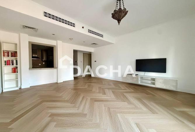 Fully Upgraded | Vacant | Stunning View