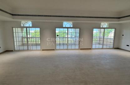 Villa - 5 - 7+ for rent in Mina Road - Tourist Club Area - Abu Dhabi