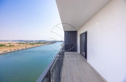 Apartment - 3 - 3 for sale in Waters Edge - Yas Island - Abu Dhabi