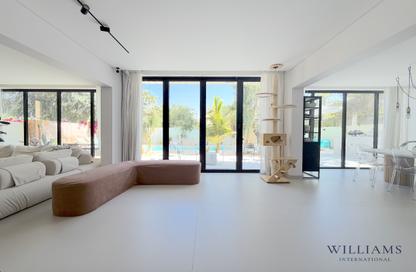 Villa - 5 - 5 for sale in Meadows 2 - Meadows - Dubai
