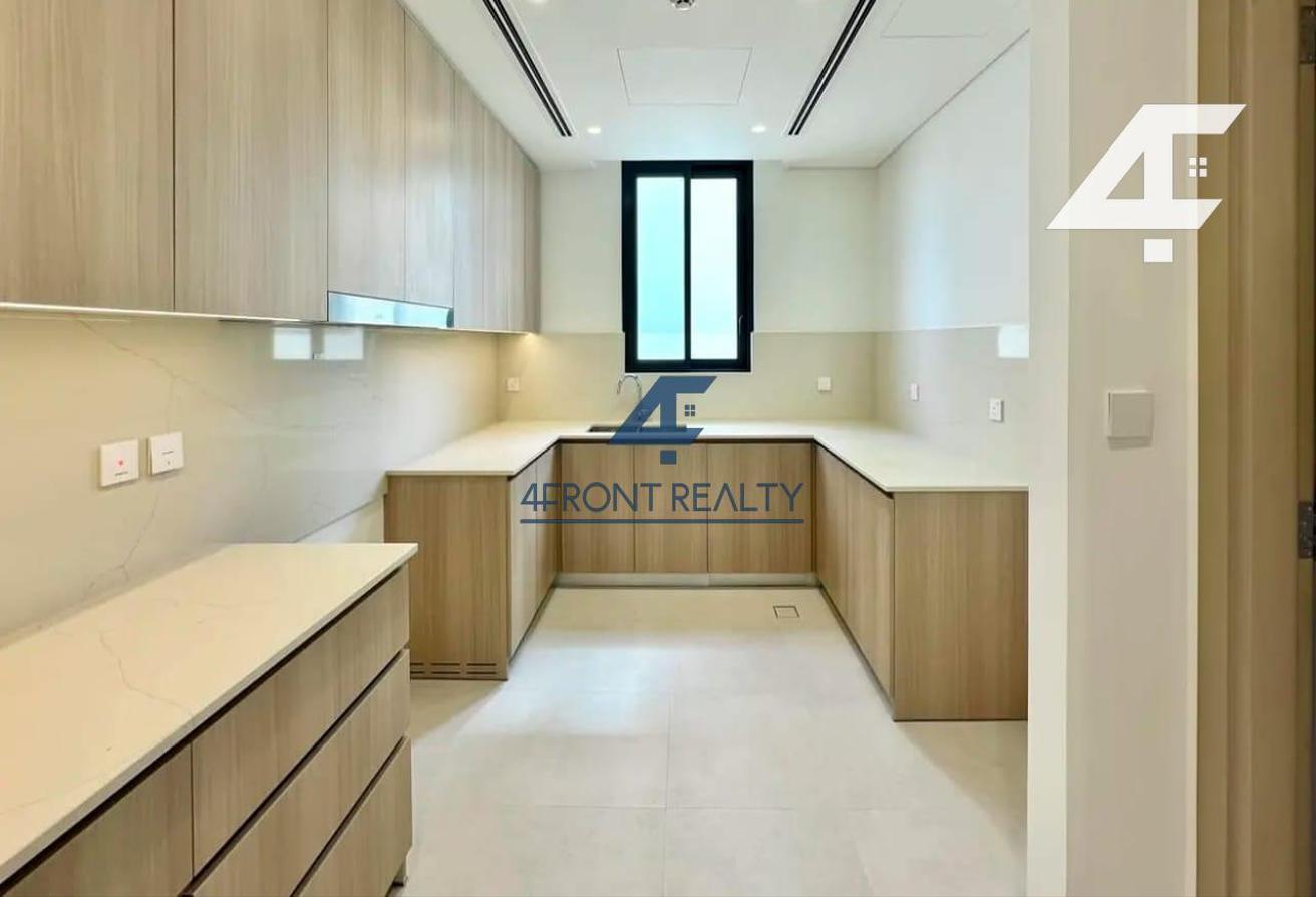 Dream Family Villa | Huge Plot | Park Facing photo 7