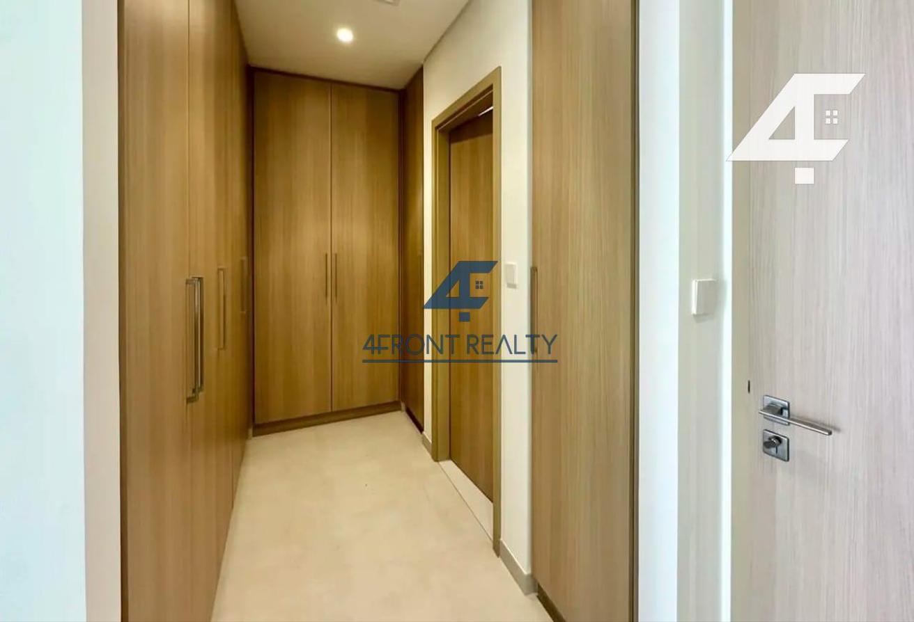 Dream Family Villa | Huge Plot | Park Facing photo 5