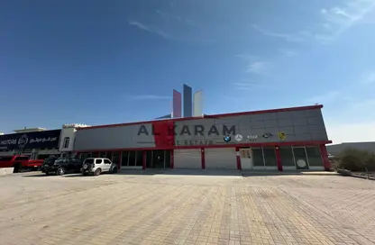 صالة عرض - استوديو - 4 حمامات للايجار في شارع الشيخ محمد بن سالم - رأس الخيمة