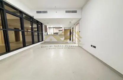 شقة - غرفة نوم - 2 حمامات للايجار في 3 كريميان - جميرا جاردن سيتي - السطوة - دبي