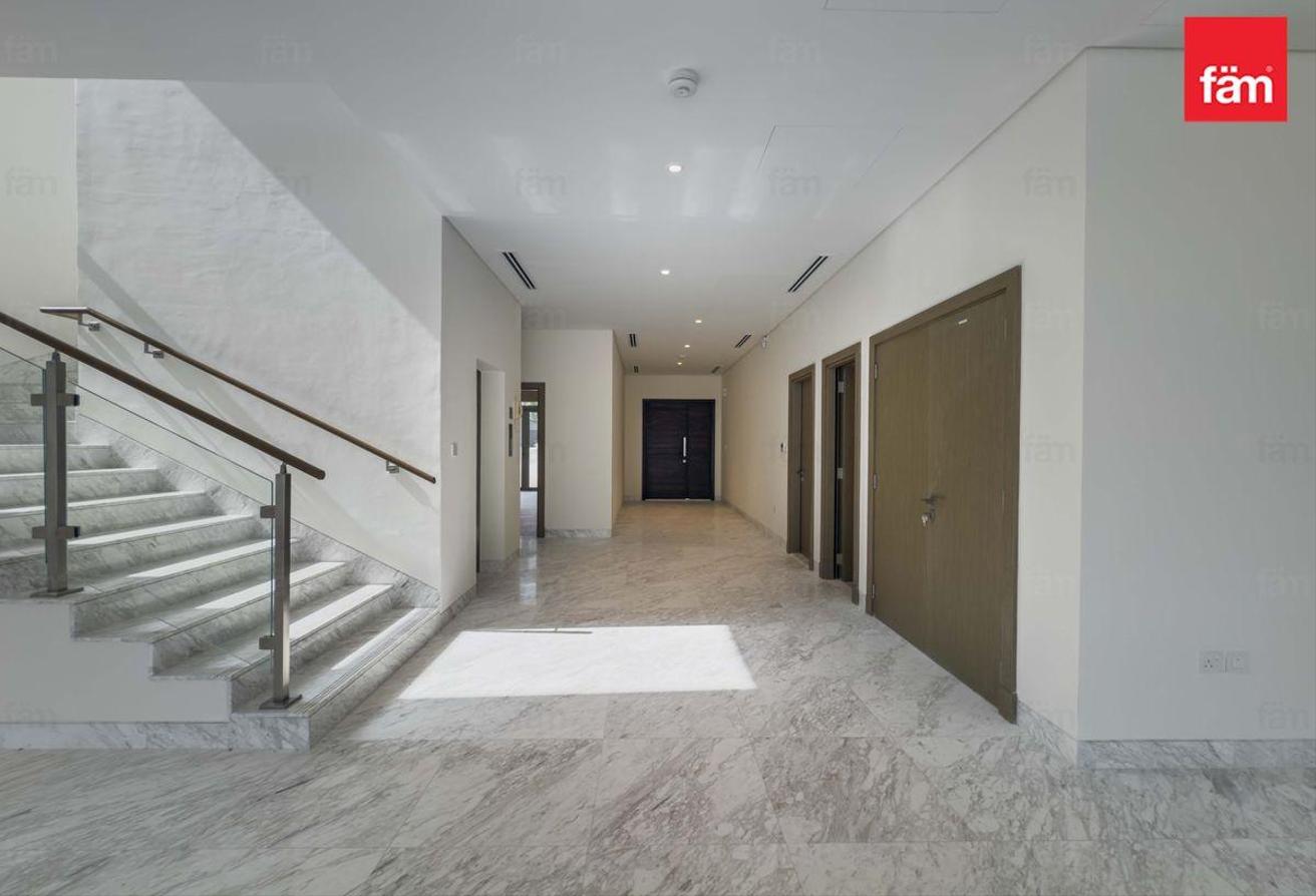 Luxury Living | With Pool | Vacant Villa photo 5