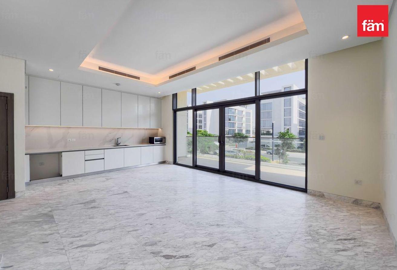 Luxury Living | With Pool | Vacant Villa photo 3